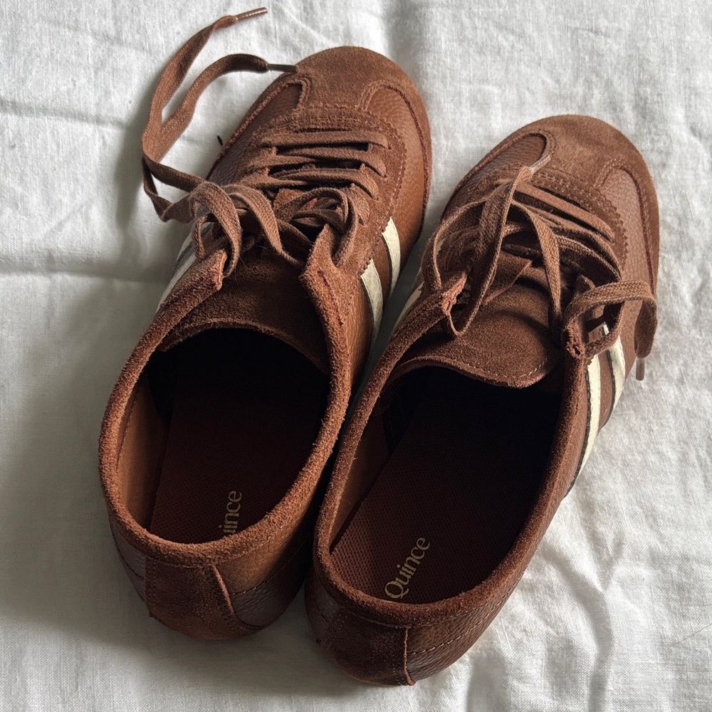Quince Italian leather and suede low profile sneaker in cognac 8.5